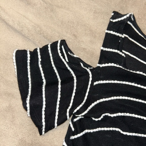 Pre-Loved Bobeau Jersey Knit Cold Shoulder Striped Tunic - Picture 7 of 9